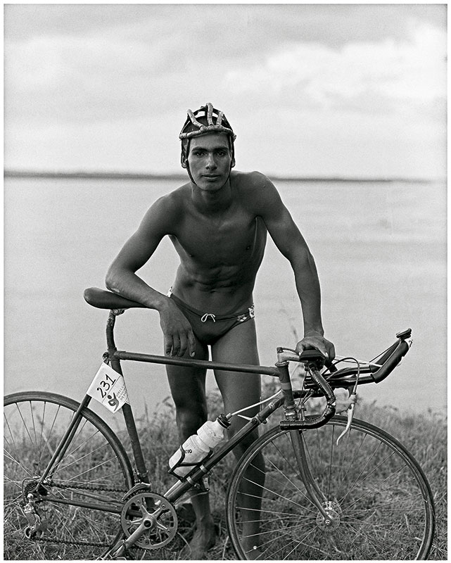 Claudio Mendoza, ciclista, luego de un triatlón
